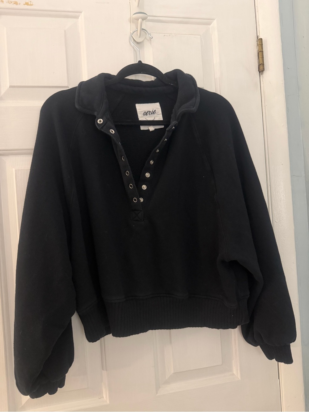 Aerie Women’s Oversized Snap Neck Pullover Sweatshirt Black M 2023